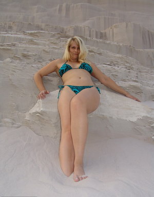 18 year old girl Hailey Little takes off yoga attire to stand naked